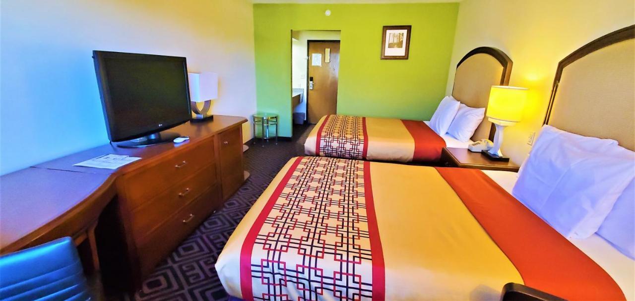 Travel Inn And Suites- Sikeston Miner I-55 Exit-67 Екстериор снимка